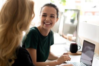 Employer working with intern