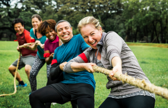 Teambuilding tug of war activity