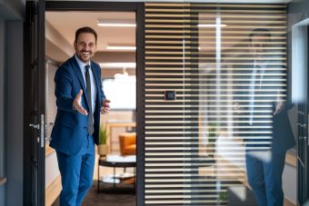 PEO salesman_340x227 PEO salesman